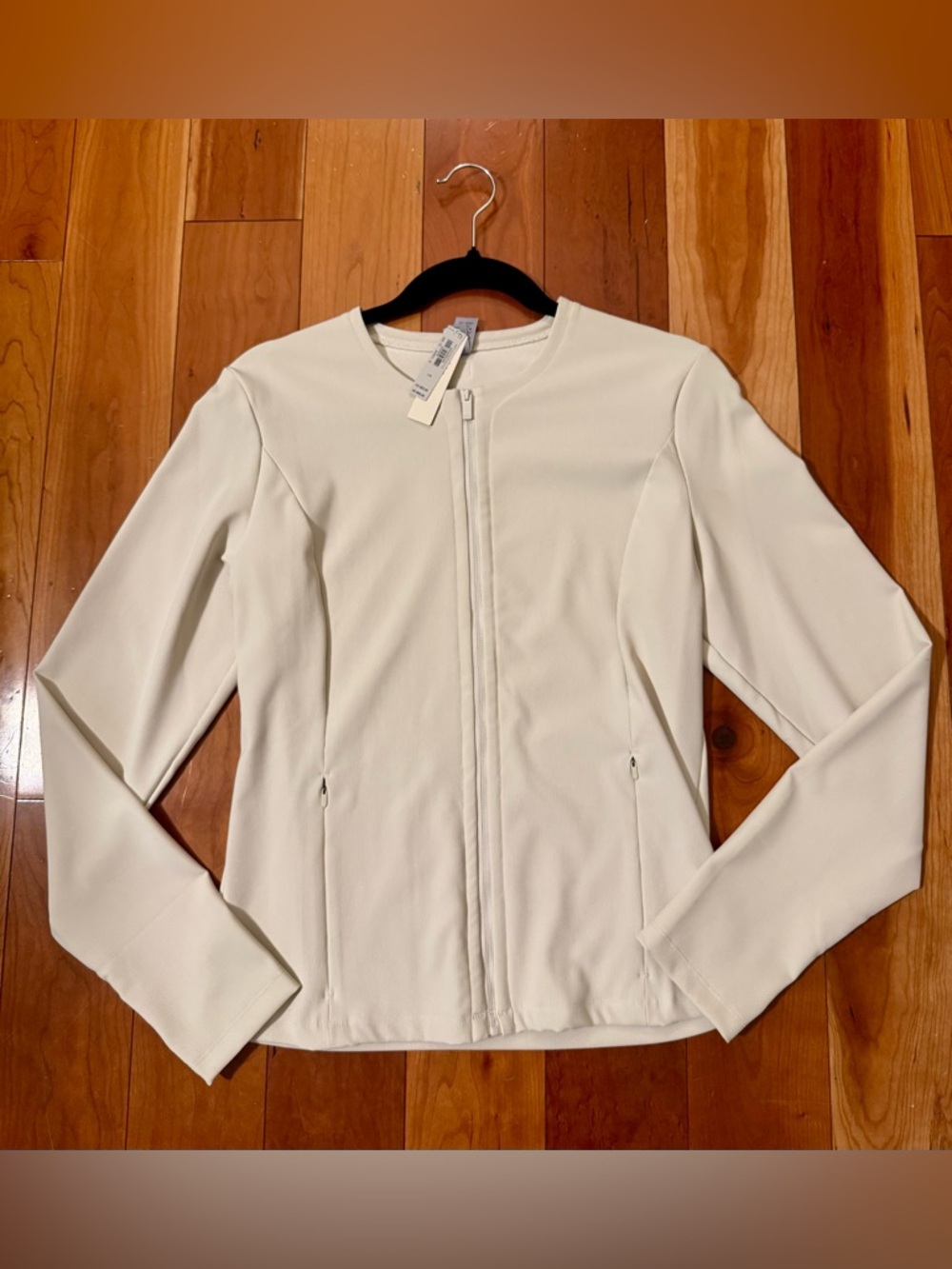 NWT Victoria's Secret VSX Ivory Zip-Front Stretch Jacket